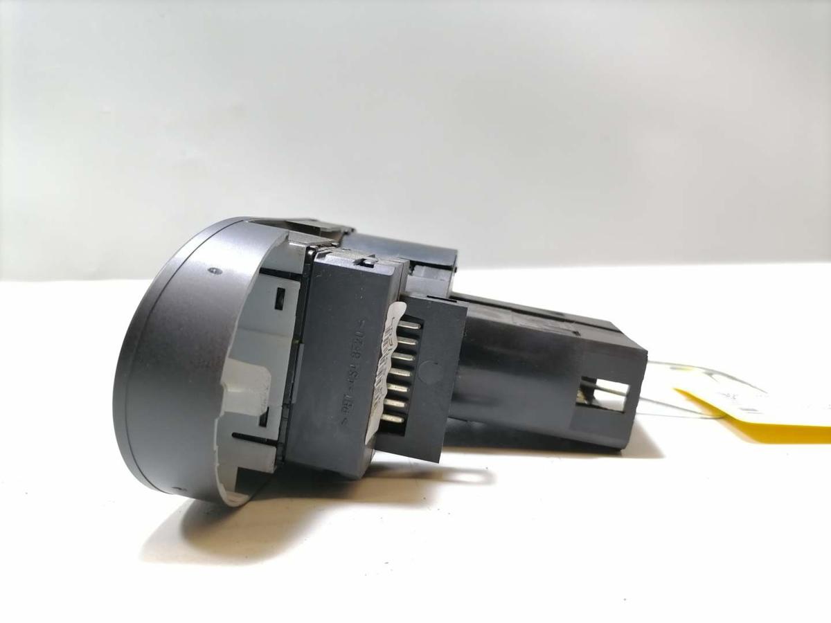 Seat Ibiza 6L original Lichtschalter für Fahrzeuge mit Nebelscheinwerfer Bj.2009